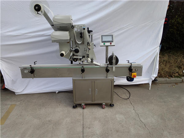 Автоматична машина за етикетиране на плоскости за плоска бутилка